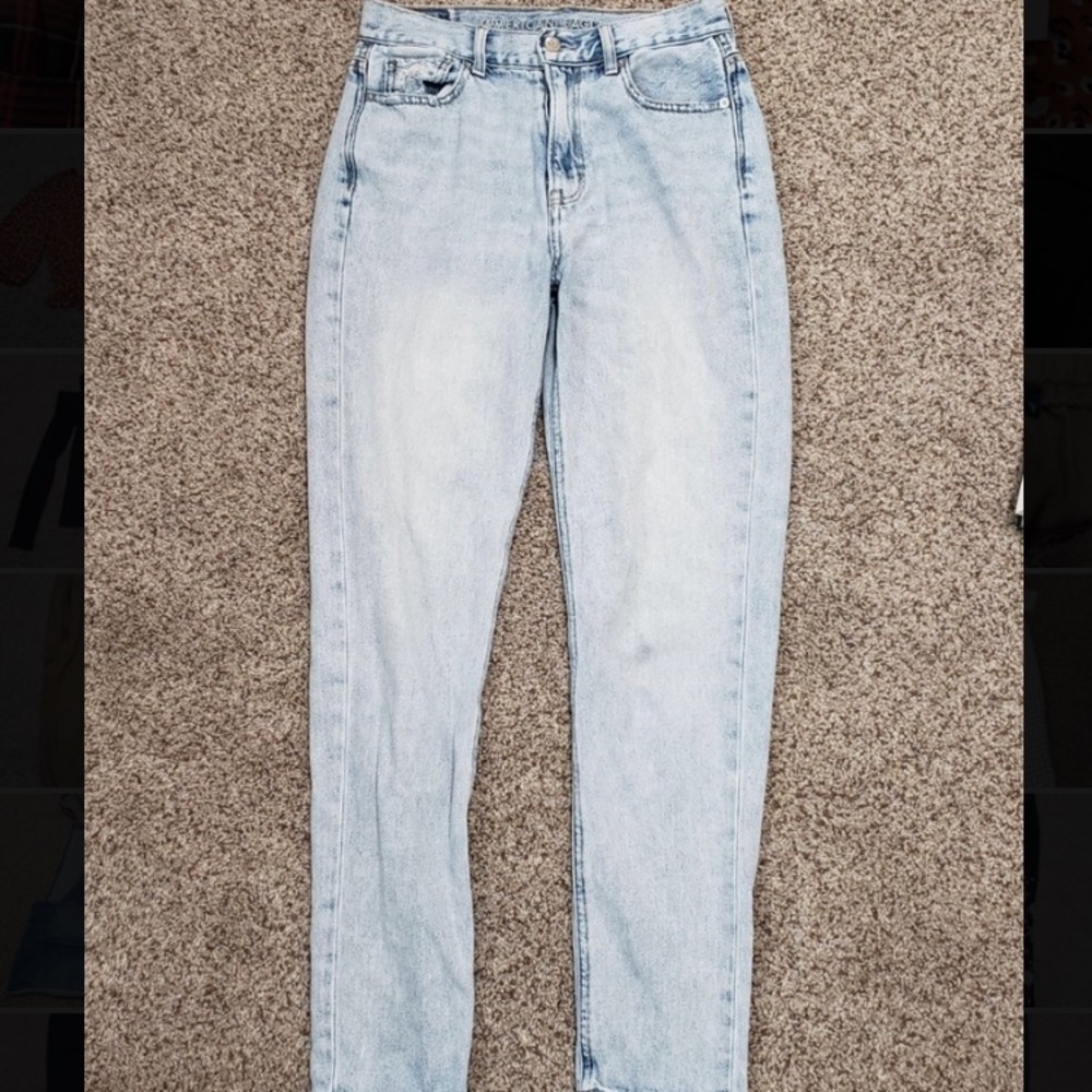 American eagle high waisted light wash jeans